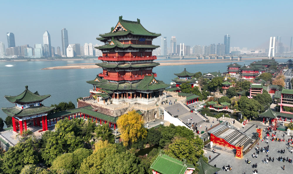 这是1月1日拍摄的南昌滕王阁景区（航拍照片）。新华社记者 万象 摄